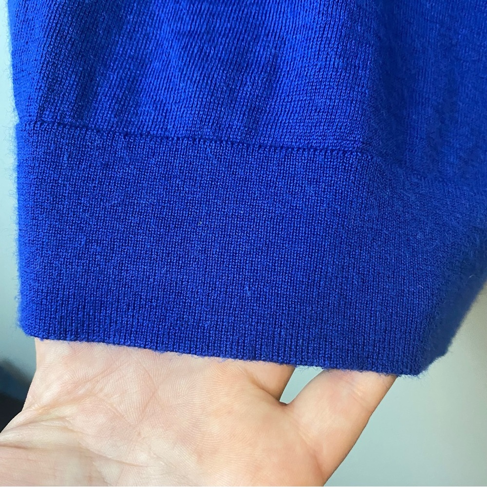Banana Republic Womens V-Neck Sweater Medium 100% Merino Wool Blue Pullover - Picture 8 of 11